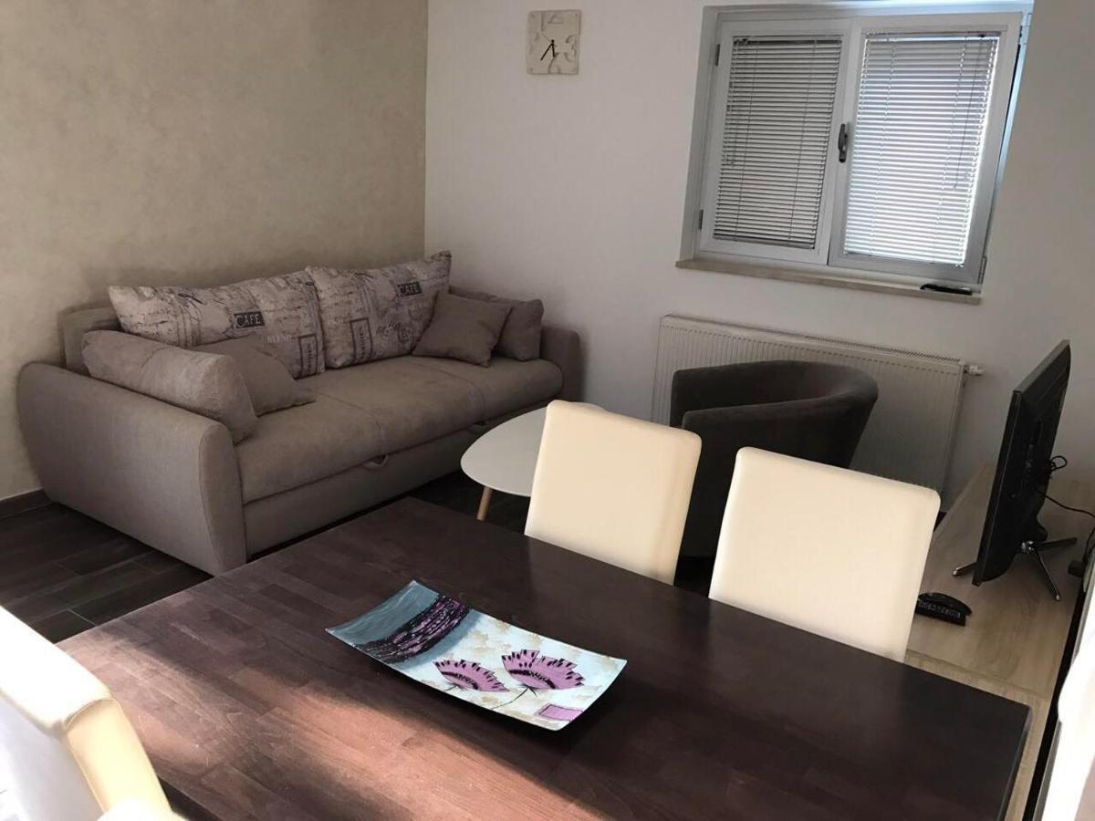 Apartmani Iva Vir Exteriör bild