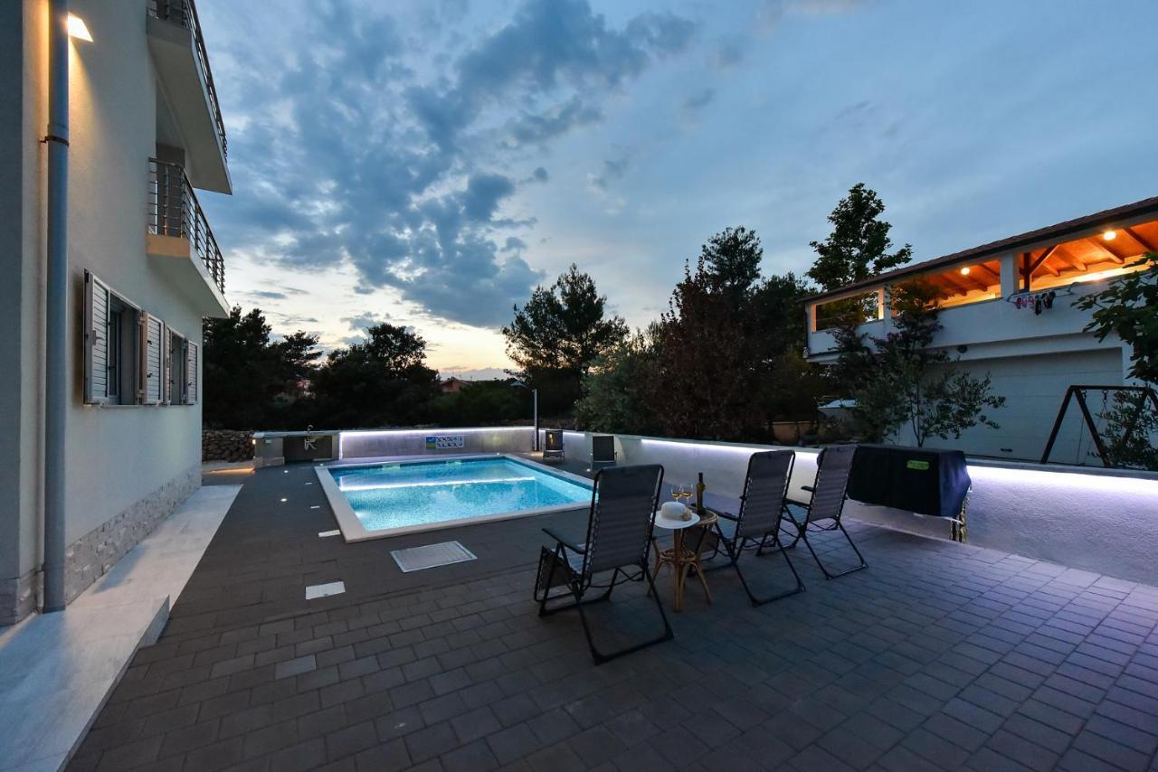 Apartmani Iva Vir Exteriör bild