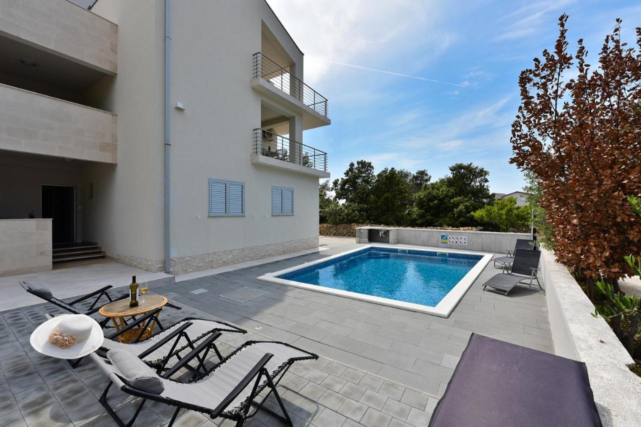 Apartmani Iva Vir Exteriör bild