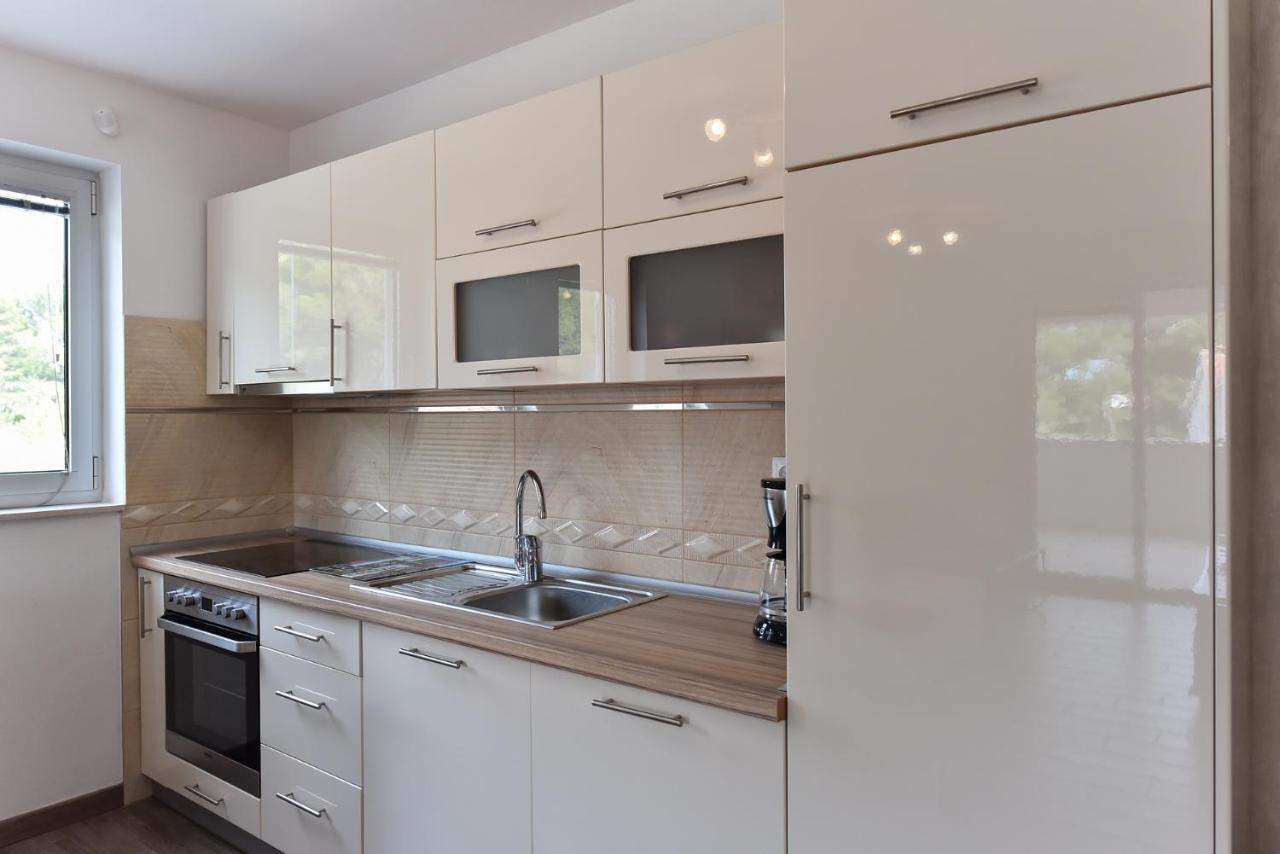 Apartmani Iva Vir Exteriör bild