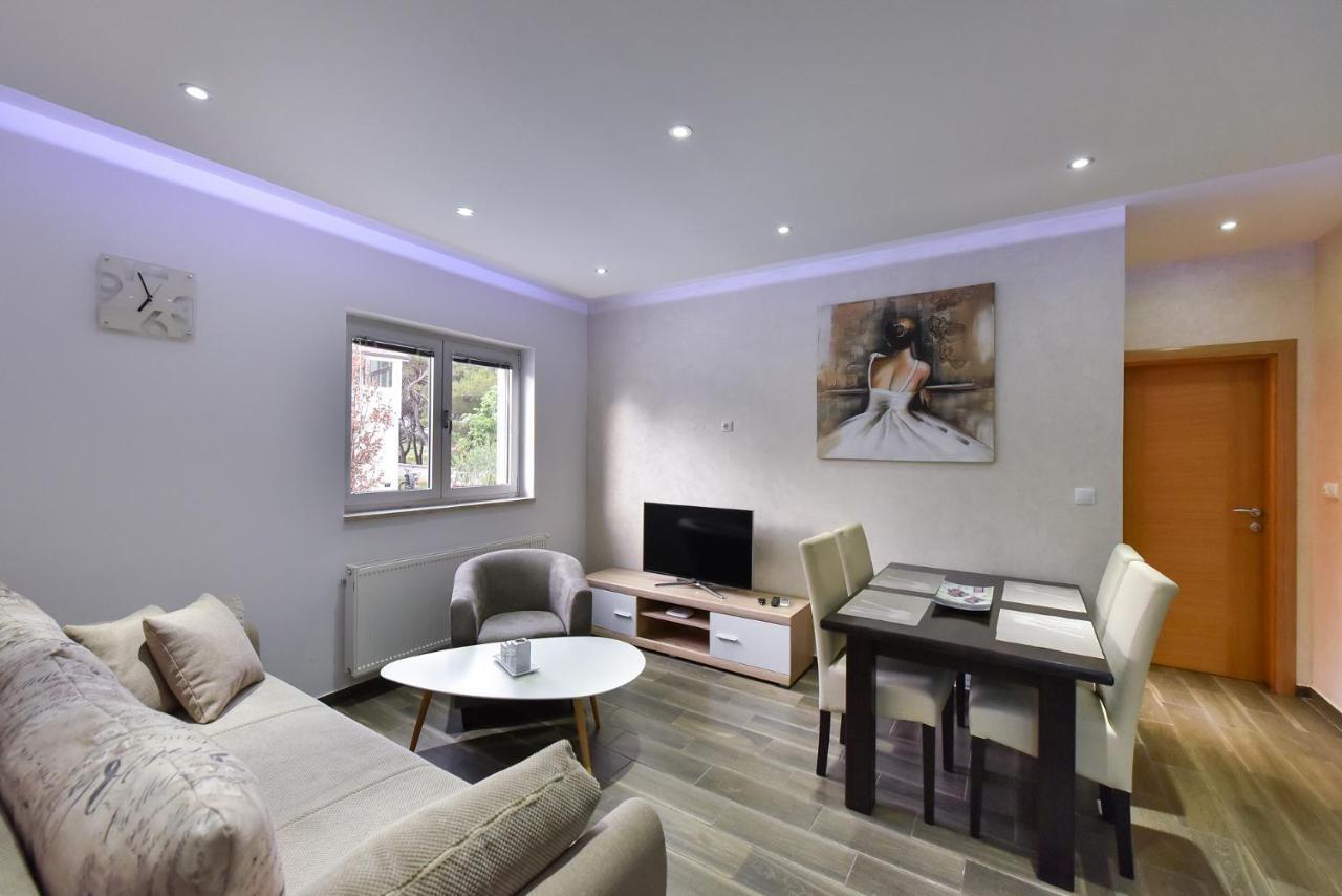 Apartmani Iva Vir Exteriör bild