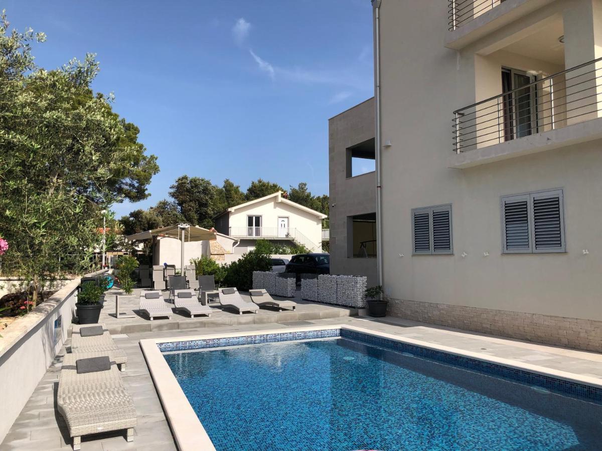 Apartmani Iva Vir Exteriör bild